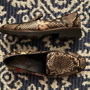 🐍 Marc Joseph Snakeskin Loafers Size 8 Lug Sole Flats